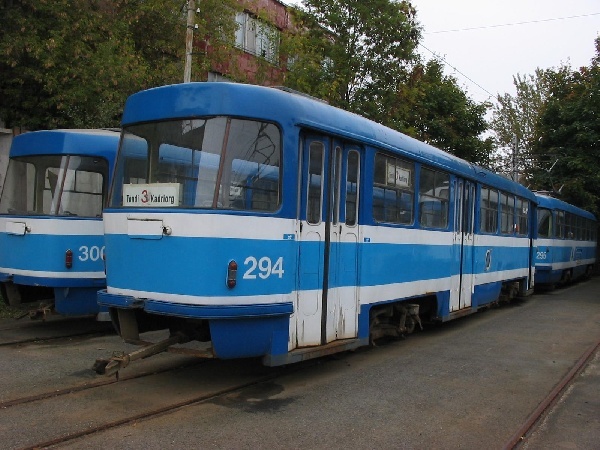 Mahakantav trammivagun trammipargis, suvi 2005. Mahakantav trammivagun trammipargis, suvi 2005.